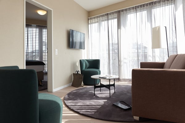 2-Zimmer Apartment möbliert und neu renoviert in Zürich Oerlikon 1
