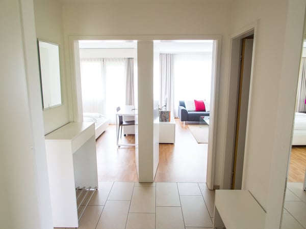 Furnished 1-bedroom Apartment / Möbliertes 1-Zimmer Apartment 6