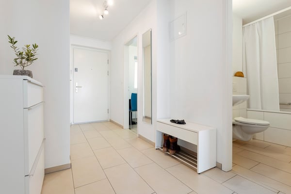 Furnished 1-bedroom Apartment / Möbliertes 2-Zimmer Apartment 8