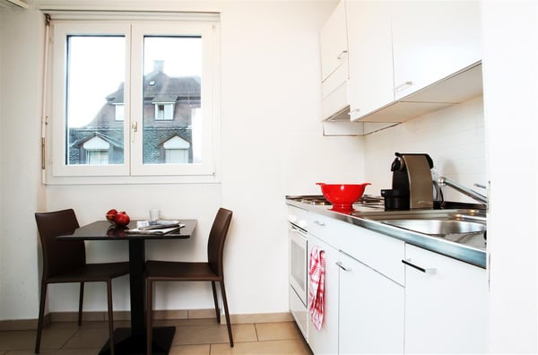 3-Zimmer Family Apartment mit Balkon möbiliert in Zürich - Nähe Bargrist/Hirsladen 5
