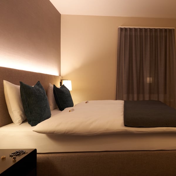 2-Zimmer Apartment mit Balkon möbliert und neu renoviert in Zürich Oerlikon 4