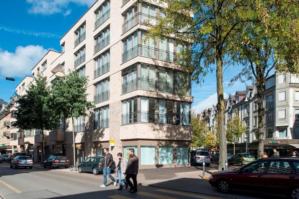 Studio Penthouse Apartment möbliert und neu renoviert in Zürich Oerlikon 11