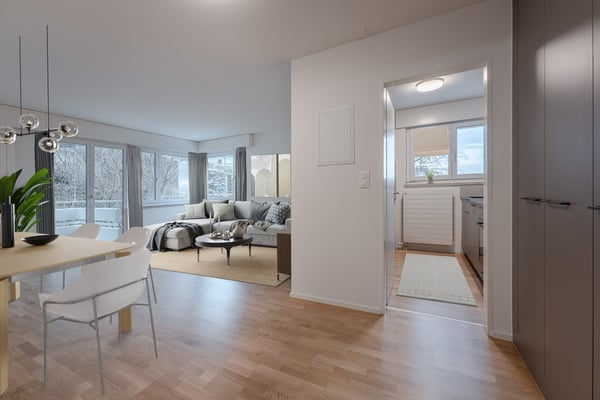 Modern saniert (2022): Helle 4.5-Zimmer-Wohnung in Wittenbach 1