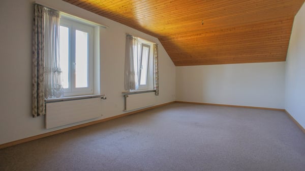 Ein- oder Zweifamilienhaus mit großem Grundstück 17