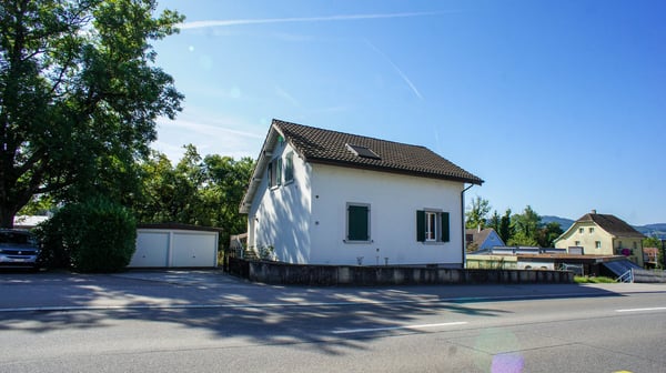 Ein- oder Zweifamilienhaus mit großem Grundstück 4