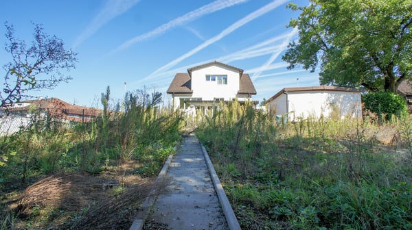 Ein- oder Zweifamilienhaus mit großem Grundstück 1