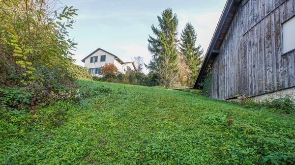 Bauparzelle mit bestehendem Zweifamilienhaus 9