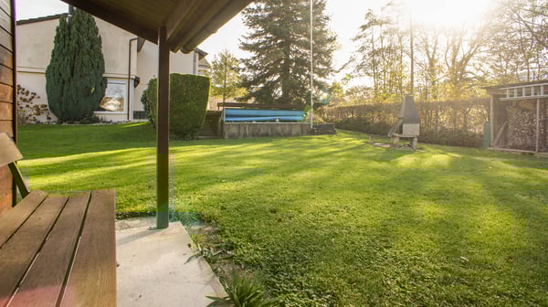 Bauland mit Einfamilienhaus 2