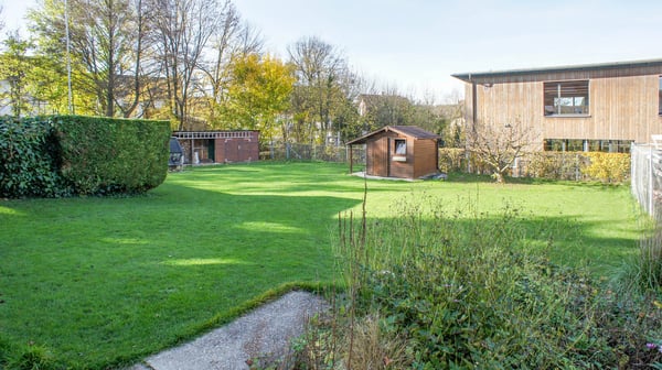 Bauland mit Einfamilienhaus 2