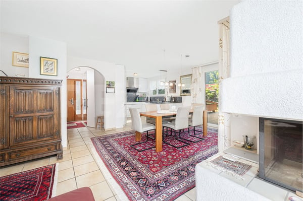 Einseitig angebautes Einfamilienhaus mit Wintergarten und überdeckbarem Pool 6