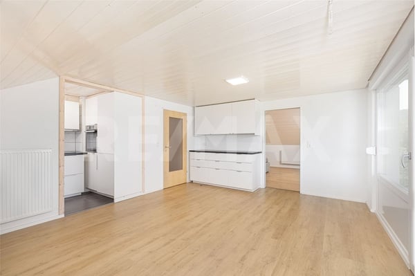 Attraktive Haushälfte mit 3 Wohnungen, 3 Carports, Garten und vielseitigem Potenzial 9