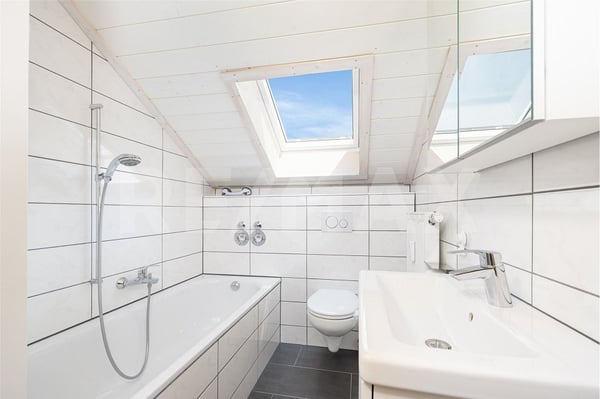 Attraktive Haushälfte mit 3 Wohnungen, 3 Carports, Garten und vielseitigem Potenzial 7