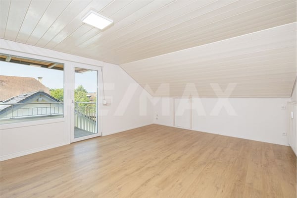 Attraktive Haushälfte mit 3 Wohnungen, 3 Carports, Garten und vielseitigem Potenzial 10