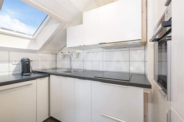 Attraktive Haushälfte mit 3 Wohnungen, 3 Carports, Garten und vielseitigem Potenzial 11
