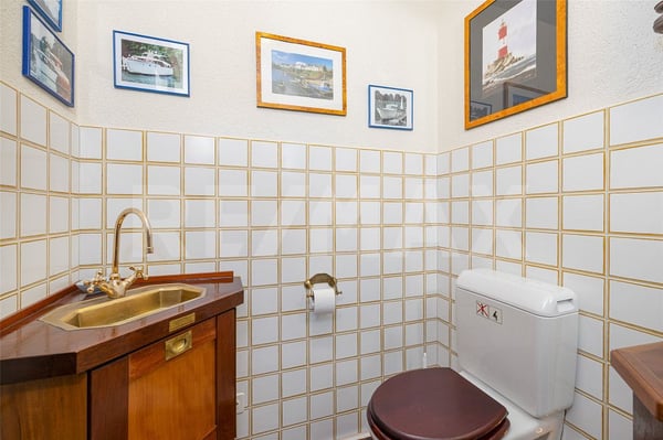 Familienfreundliches Zuhause mit viel Komfort, Gartenidylle und Doppelgarage 11