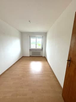 Appartement spacieux de 1.5 pièces avec balcon et parking à Fribourg 6