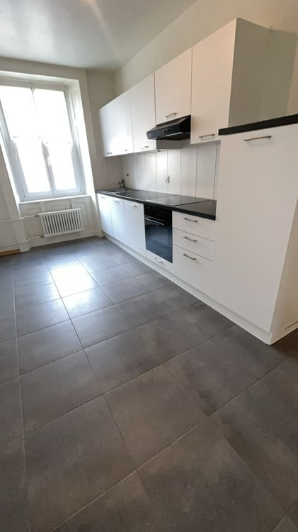 Spacieux et Charmant Appartement avec Grand Balcon ! 1