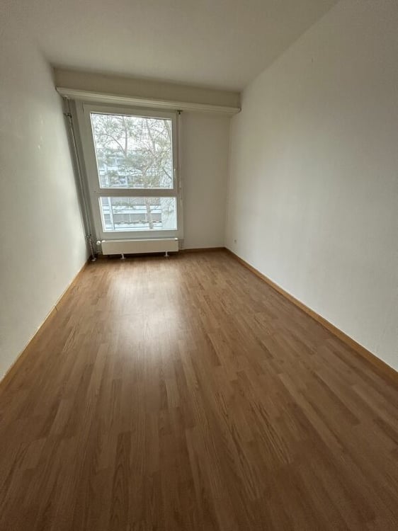 1.5 Zi WG neuwertige Küche, kinderfreundlich, schöne Aussicht 7