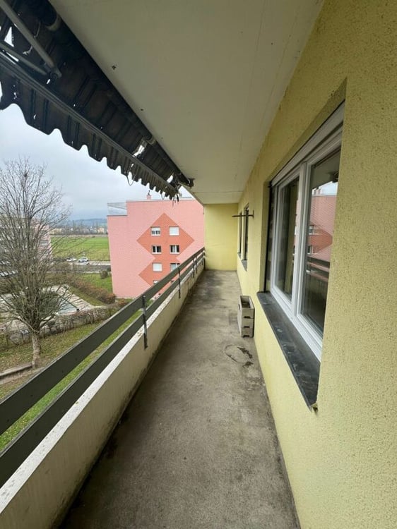 4.5 Zi Wohnung, 3. Stock, Lift, Schwimmbad 7