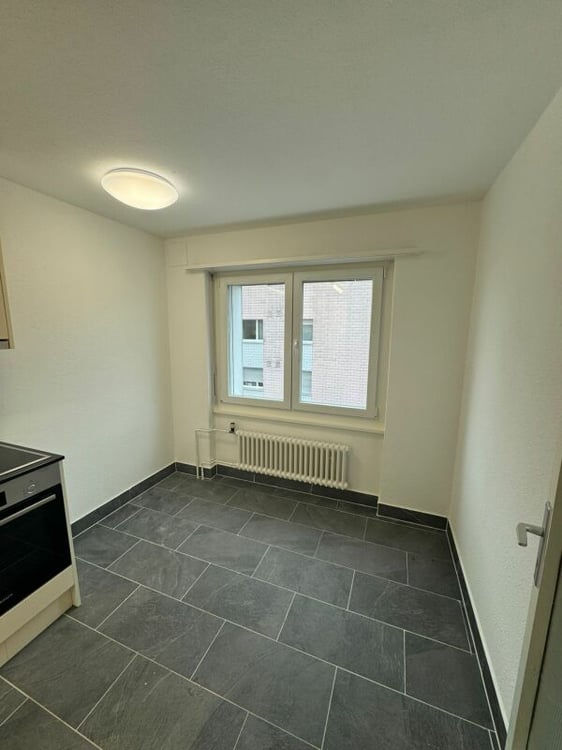4.5 Zi Wohnung, 3. Stock, Lift, Schwimmbad 3