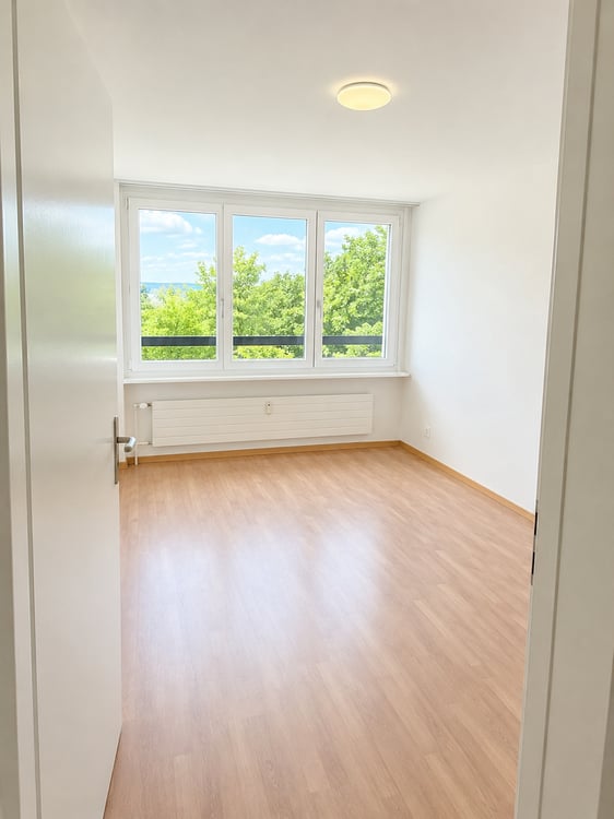 Helle 4.5-Zimmer-Wohnung mit Balkon in Nidau – sofort verfügbar! 5