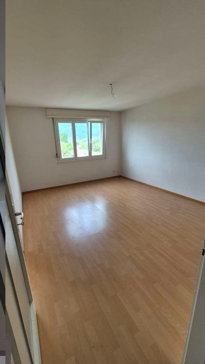Helle 2.5-Zimmer-Wohnung im 8. Stock mit traumhafter Aussicht in Biel 4