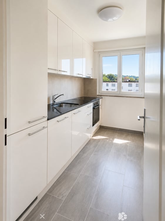 Helle 3.5-Zimmer-Wohnung im 4. Stock in Biel – ab sofort verfügbar! 2
