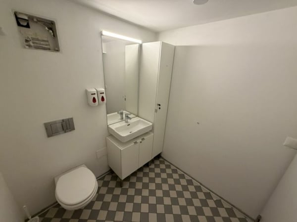 Ladenlokal im EG Ecke Süd-West 7