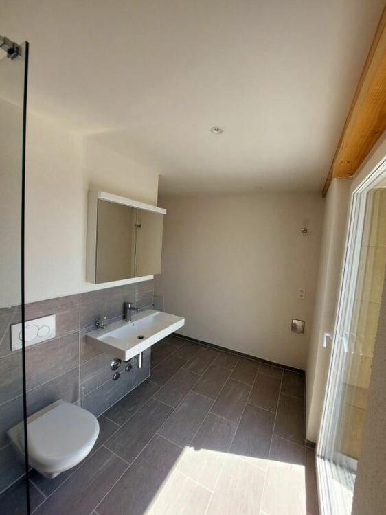 Exklusive 2.5-Zimmer-Attikawohnung mit ca. 74 m² Sonnenterrasse - Erstbezug im Neubau 9
