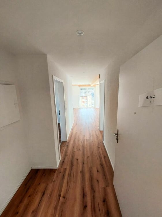 Exklusive 2.5-Zimmer-Attikawohnung mit ca. 74 m² Sonnenterrasse - Erstbezug im Neubau 5