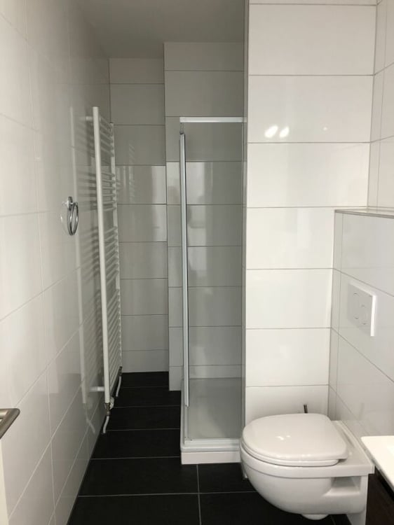 Modernes Büro- oder Ladenlokal im Erdgeschoss mit grossen Schaufenstern! 8