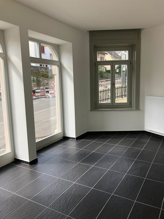 Modernes Büro- oder Ladenlokal im Erdgeschoss mit grossen Schaufenstern! 3