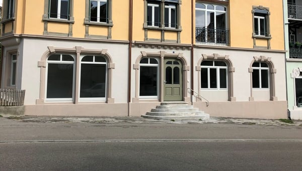 Modernes Büro- oder Ladenlokal im Erdgeschoss mit grossen Schaufenstern! 5