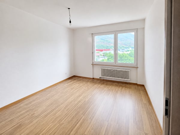 Helle 3.5-Zimmer-Wohnung mit Balkon und Stadtblick in Biel 4