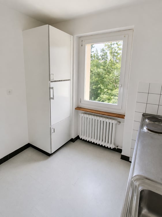 Spacieux appartement de 5 pièces avec balcon et belle vue à Fribourg 2