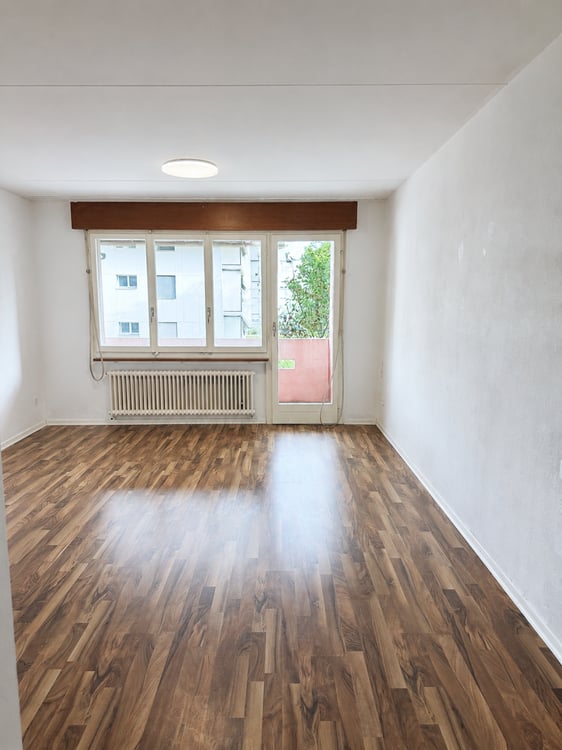 Helle 2.5-Zimmer-Wohnung mit Balkon in Biel – sofort verfügbar! 2