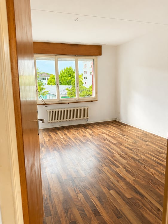 Helle 2.5-Zimmer-Wohnung mit Balkon in Biel – sofort verfügbar! 3