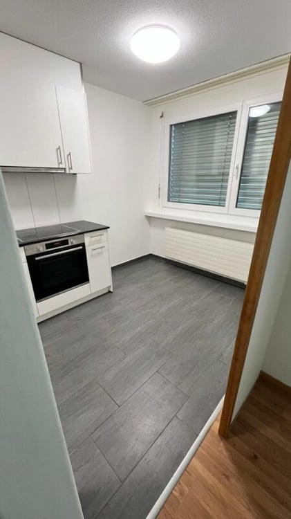 schöne 4 1/2 Zimmer Wohnung 7