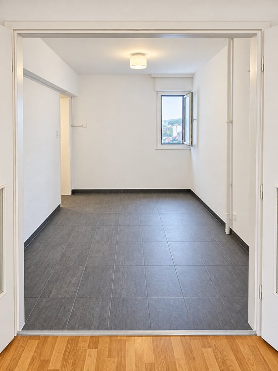 Appartement lumineux de 2.5 pièces avec vue panoramique à La Chaux-de-Fonds 4