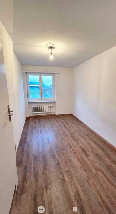 Charmante 2.5-Zimmer-Wohnung mit Balkon in Biel 5
