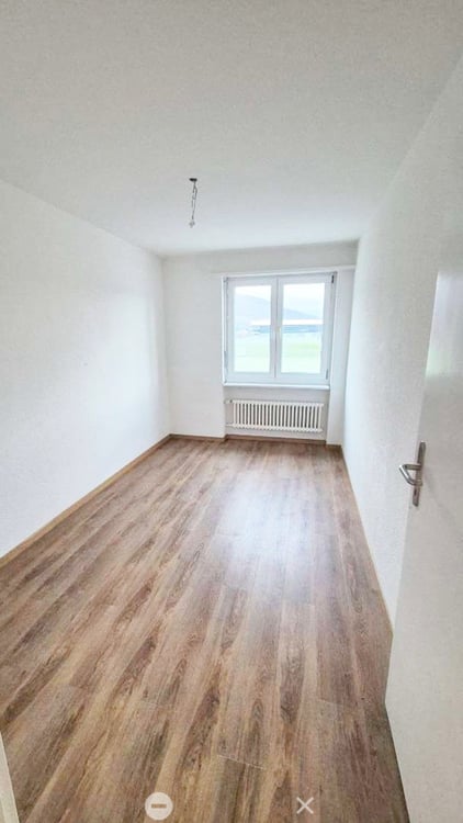 Charmante 4.5-Zimmer-Wohnung mit Balkon in Biel 6