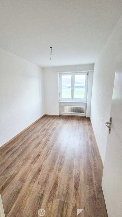 Charmante 4.5-Zimmer-Wohnung mit Balkon in Biel 6