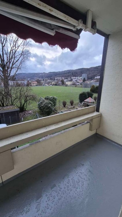 Charmante 4.5-Zimmer-Wohnung mit Balkon in Biel 8