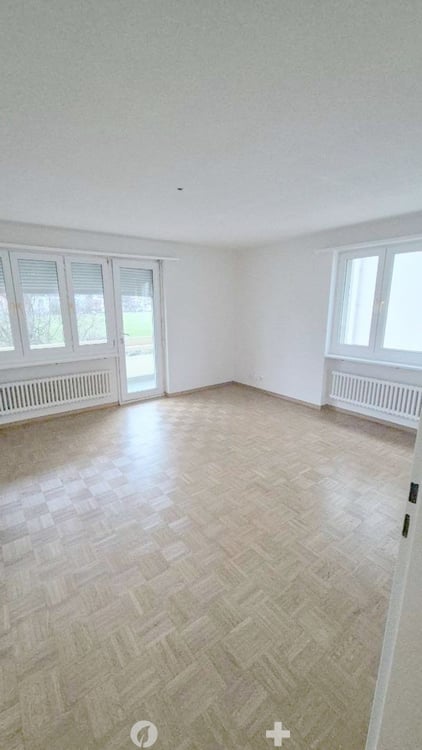 Charmante 4.5-Zimmer-Wohnung mit Balkon in Biel 3