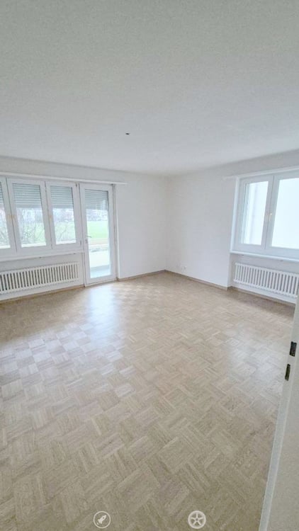 Charmante 4.5-Zimmer-Wohnung mit Balkon in Biel 3