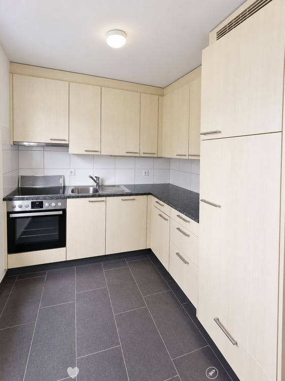 Helle 2.5-Zimmer-Wohnung mit Balkon in Biel – ab sofort verfügbar! 2