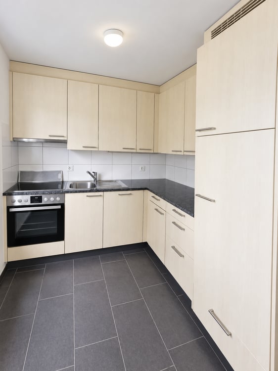 Helle 2.5-Zimmer-Wohnung mit Balkon in Biel – ab sofort verfügbar! 2