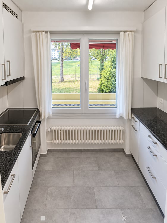 Helle 2.5-Zimmer-Wohnung mit Balkon in Biel – sofort verfügbar! 2