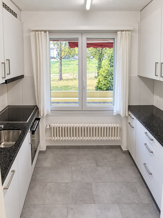 Helle 2.5-Zimmer-Wohnung mit Balkon in Biel – sofort verfügbar! 2