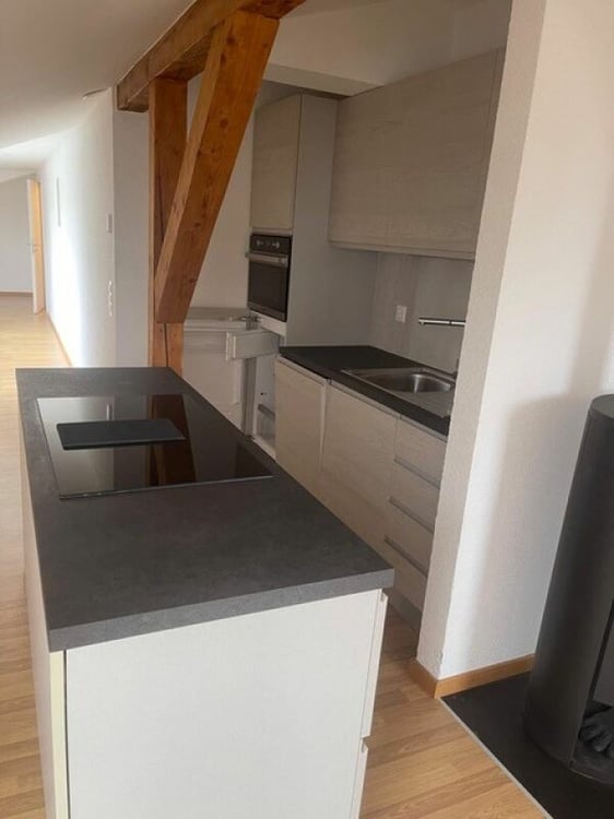 Moderne und charmante Dachwohnung! 2